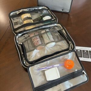 Buy 3 POPPIN10 Large Hanging Cosmetic Toiletry Makeup Organizer Bags for $40